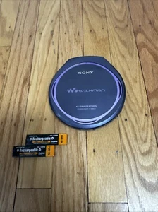 VTG Sony DEJ825 Walkman Slim CD Player Discman Purple/Blue Gum Stick Batteries - Picture 1 of 20