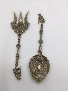 Vtg Serving Set Large Ornate Pierced Spoon & Fork Victorian Lions - Picture 1 of 4