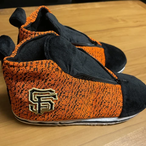 MLB San Francisco Giants Knit Hight Top Sneaker Slippers Size Small Cover