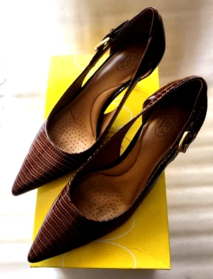 Circa Joan & David Heels Womens 9 M Calla Lily Slip On Kitten Heel Pumps Brown - Image 1 of 4