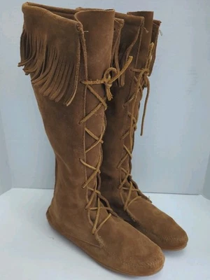 Botas Minnetonka Joelho Alto Cadarço Marrom Camurça Mocassim Franja Tamanho 9 Boho Leia - Imagem 1 de 4
