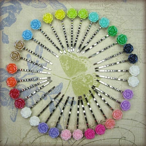 Par de clips de pines Bobby Kirby flor tallada brillante. Colores de bloque - Imagen 1 de 15