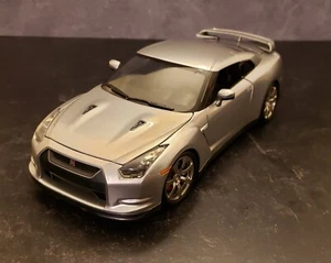 JADA 1:18 SCALE 2009 NISSAN GT-R SILVER  #92194 - Picture 1 of 12
