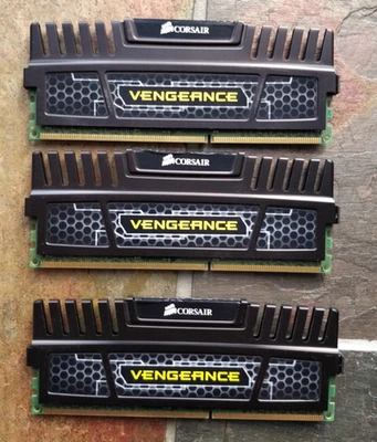 Corsair Vengeance 12GB Triple Channel 3x4GB DDR3 1600MHz Kit CMZ12GX3M3A1600C9 - Image 1 of 4