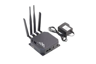 Cradlepoint S700 Series WWAN 3G/4G Desktop Router with Adapter P/N: S750-C4D - Image 1 of 4