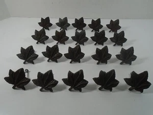 LOTE DE 20--EN FORMA DE HOJA DE HIERRO FUNDIDO--MANIJA DE PUERTA DE GABINETE PERILLAS DE TRACCIÓN (MIRA) - Imagen 1 de 6