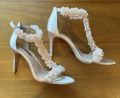 INC Mujer Correa en T Stilleto Detalle Flor Tacones Punta Abierta, Rosa Claro, Talla 8 Foto 1 de 4