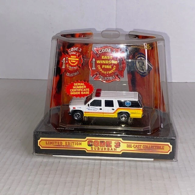Code 3 Diecast City of East Windsor NJ Rescue Squad GMC Suburban 1 64
