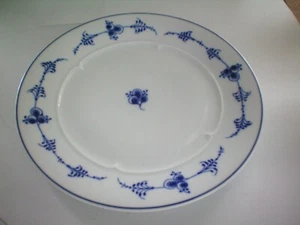 Classic Dansk by Dansk Designs  Blue Berries and Leaves  White Dinner Plate 10" - Picture 1 of 2