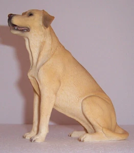 Best of Breed - Labrador amarillo sentado NC1441 - Imagen 1 de 1