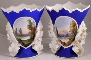 PAIR OF OLD PARIS MANTEL VASES - Picture 1 of 6