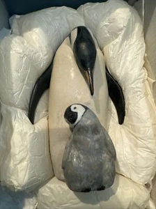 Lladro 'Penguin Love' 01012519 Figurine - Picture 1 of 6