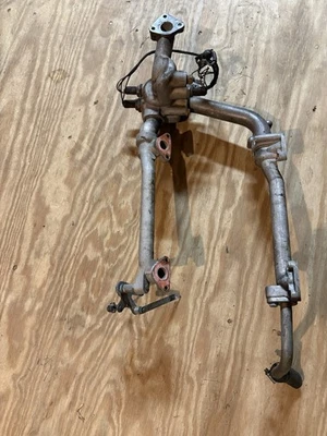 1989 年宾利 Turbo R 恒温器总成管道 — 第 1/4 张图片