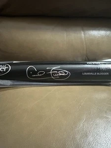 Cecil Fielder Autographed Black Louisville Slugger Bat (COA) - Picture 1 of 2