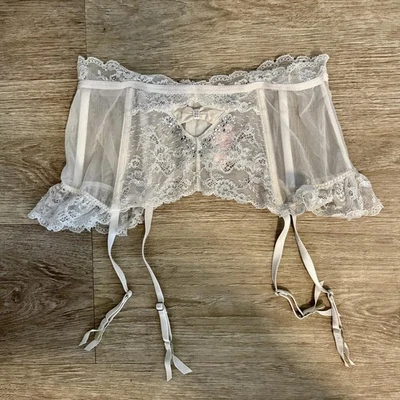 Cinturón liguero metálico con estrás de encaje blanco Victoria's Secret  Foto 1 de 4