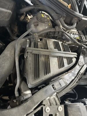 Conjunto de purificador de ar usado serve: 2016 BMW X3 gasolina 2.0L 28i RWD grau A - Imagem 1 de 4