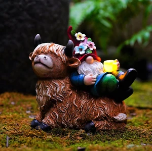 Garden Gnomes Decor Outdoor Statues Gnome on Highland Cow Hold Solar Cup Light - Picture 1 of 1
