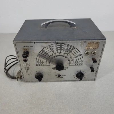 Vintage EICO 377 Sine & Square Wave Audio Generator 0-100 - Image 1 of 4