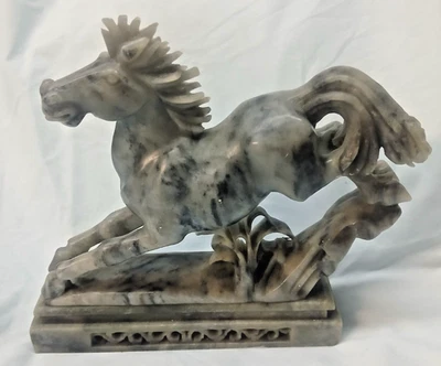 Antigua estatua china de caballo corriendo mármol verde escultura estatuilla etiqueta de papel Foto 1 de 4