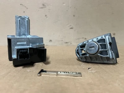 STEERING COLUMN LOCK MODULE FIESTA KEYLESS START WITH KEY + LOCK  2017 - 2021 J8 - Image 1 of 4