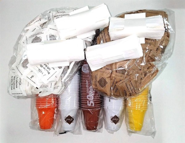 Coffee Kit, 400 Cups 80cc, 200 and 200 cane sugar, 400 pallets-Dolc Photo Related