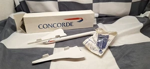 CONCORDE - BRITISH AIRWAYS - DESKTOP DISPLAY MODEL PLANE - Picture 1 of 2