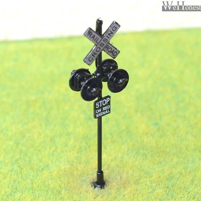 1 x HO/OO railway crossing signals LED 4 targets lights with screw base #OO4BL - Image 1 of 2