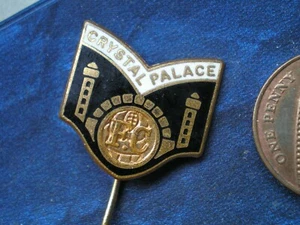Crystal Palace F.C. Rare Enamel Badge - Picture 1 of 1