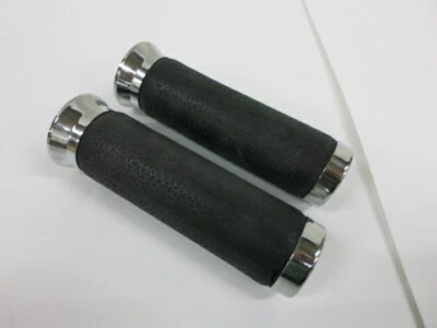 Grips Chrome & Textured Rubber #17-0510 Eagle End Caps Harley Davidson & Customs - Image 1 of 4