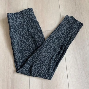 LOFT Leopard Print Leggings Women's Medium Gray Black Animal Print - Picture 1 of 7
