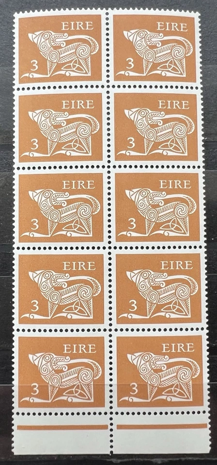 Ireland 1974-80 Celtic Hound 5th Definitive Series 3p Block 10 Irish Stamps MNH - Image 1 of 1