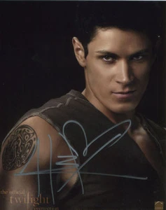 Alex Meraz Autogramm Twilight Breaking Dawn New Moon CSI Autograph - Bild 1 von 1