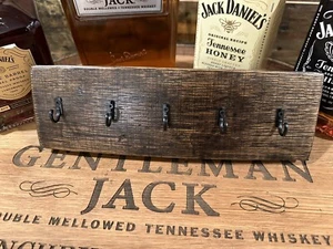 Stained Jack Daniel's Whiskey Barrel 5 Hook Stave Key Holder - Picture 1 of 5