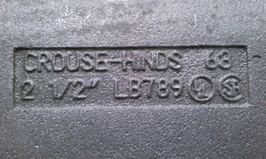 CROUSE-HINDS 2-1/2" LB789 CONDUIT FITTING - Picture 1 of 2