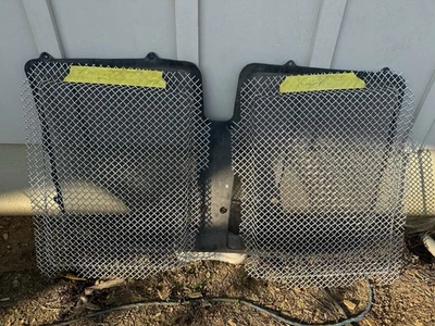 Malha de grade usada Kenworth T880 OEM e tela de insetos - Imagem 1 de 4