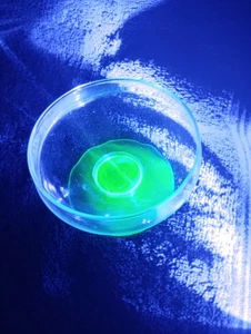 Vintage Art Deco Uranium Glass Bon Bon Dish, Glows On The Base - Picture 1 of 5