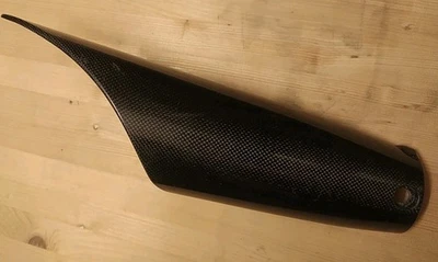 Yamaha Mt-01 Right Side Carbon Panel SECOND CHOICE - Imagen 1 de 2