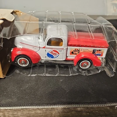 Camión de reparto Ford Pepsi Cola 1940 diecast Golden Wheel MS13 Foto 1 de 2