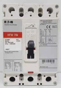 ๐ HFW 70K 225 AMPS 3 POLES CIRCUIT BREAKER HFWF3225V - Picture 1 of 14
