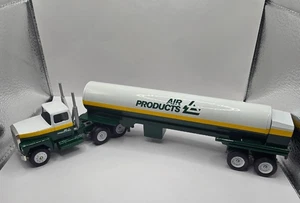 Winross AirProducts TankerTruck 1:64Diecast Tractor Trailer–Original Box–Vintage - Picture 1 of 5
