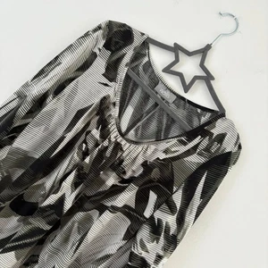 Wallis Long Sleeve Tunic Top Black Grey Abstract Print Size L (EU 46) - Picture 1 of 5