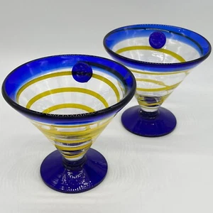 Gafas sopladas a mano KOSTA BODA Royal Caribbean azul amarillo remolino Margarita Martini - Imagen 1 de 12