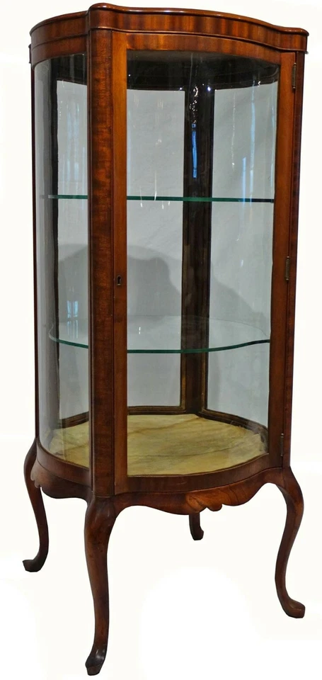 Vitrine arredondada antiga do início do século XX com painéis serpentina - Imagem 1 de 3