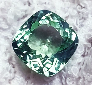 10,35 ct natürlicher grüner Turmalin Kissenform loser Edelstein zertifiziert - Bild 1 von 6