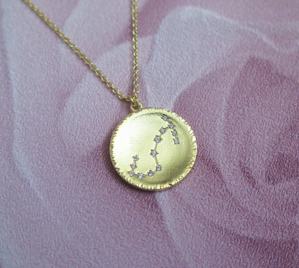 Massiccio 925 Argento Sterling Placcato Oro Scorpione Stella Pendente IN - Immagine 1 di 1