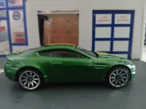 HOT WHEELS 2021 EXOTICS 5 PACK ASTON MARTIN V8 VANTAGE 10SP GREEN LOOSE - Picture 1 of 4