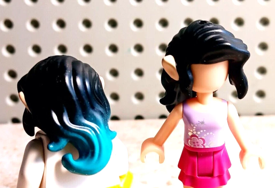 Nuevo LEGO Peluca Elfo Orejas Pelo AZUL NEGRO MAL Amigos Villano Dos Colores Tono Rizo Foto 1 de 2