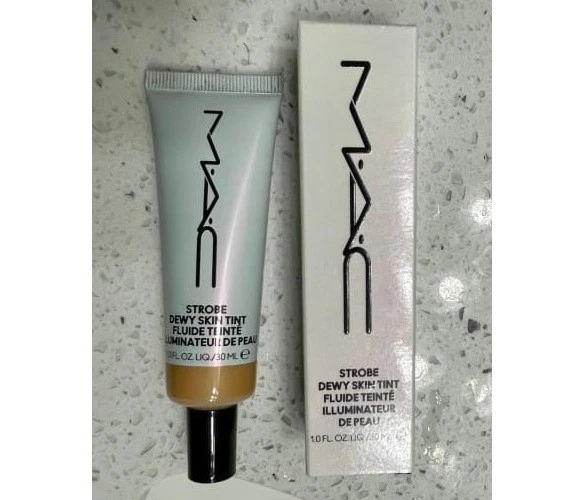 Base hidratante tintada MAC Strobe Dewy Skin Tint 30 ml/1 oz nueva en caja Foto 1 de 1