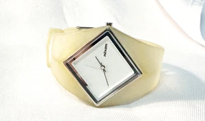 Reloj Nixon, Get into the Groove, Resistente al Agua, Batería Nueva - Imagen 1 de 4