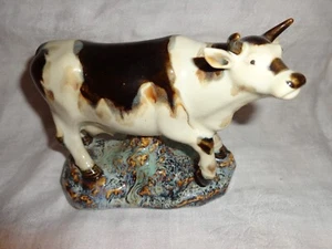Antique Staffordshire Pottery Cow Figure - Picture 1 of 6